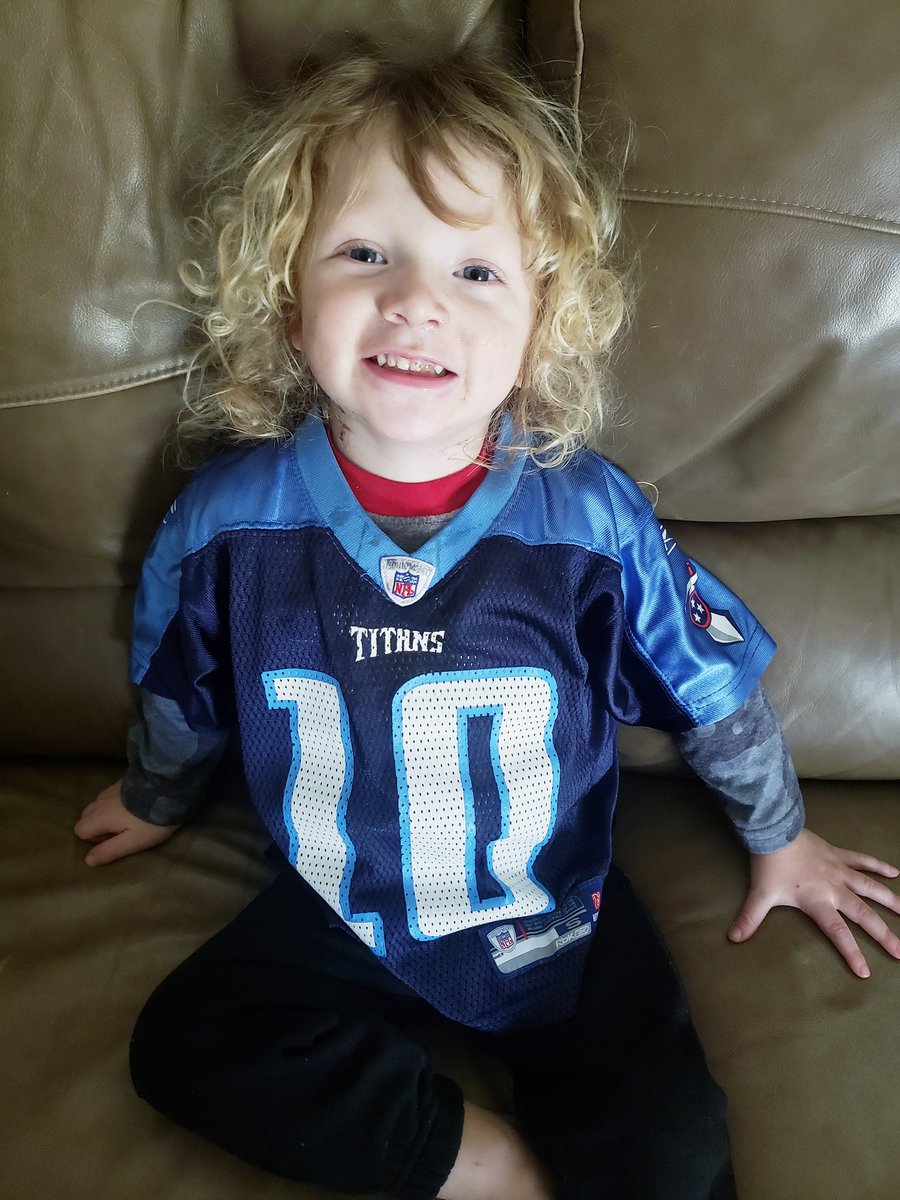 mrstitansanta's tweet photo. Titan says #TakeEverything today @Titans! @Titan_Santa @KingHenry_2 @Brown1arthur @CoachVrabel50 @WKRN https://t.co/CGUhGrYul9