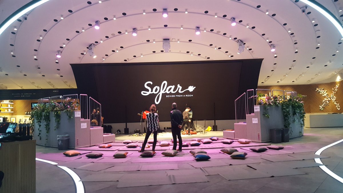 FraBortol897's tweet photo. Tonight's venue is pretty SIIIIIIICK 😍

#SofarLDN #SofarSounds https://t.co/M8MMFC6pZJ
