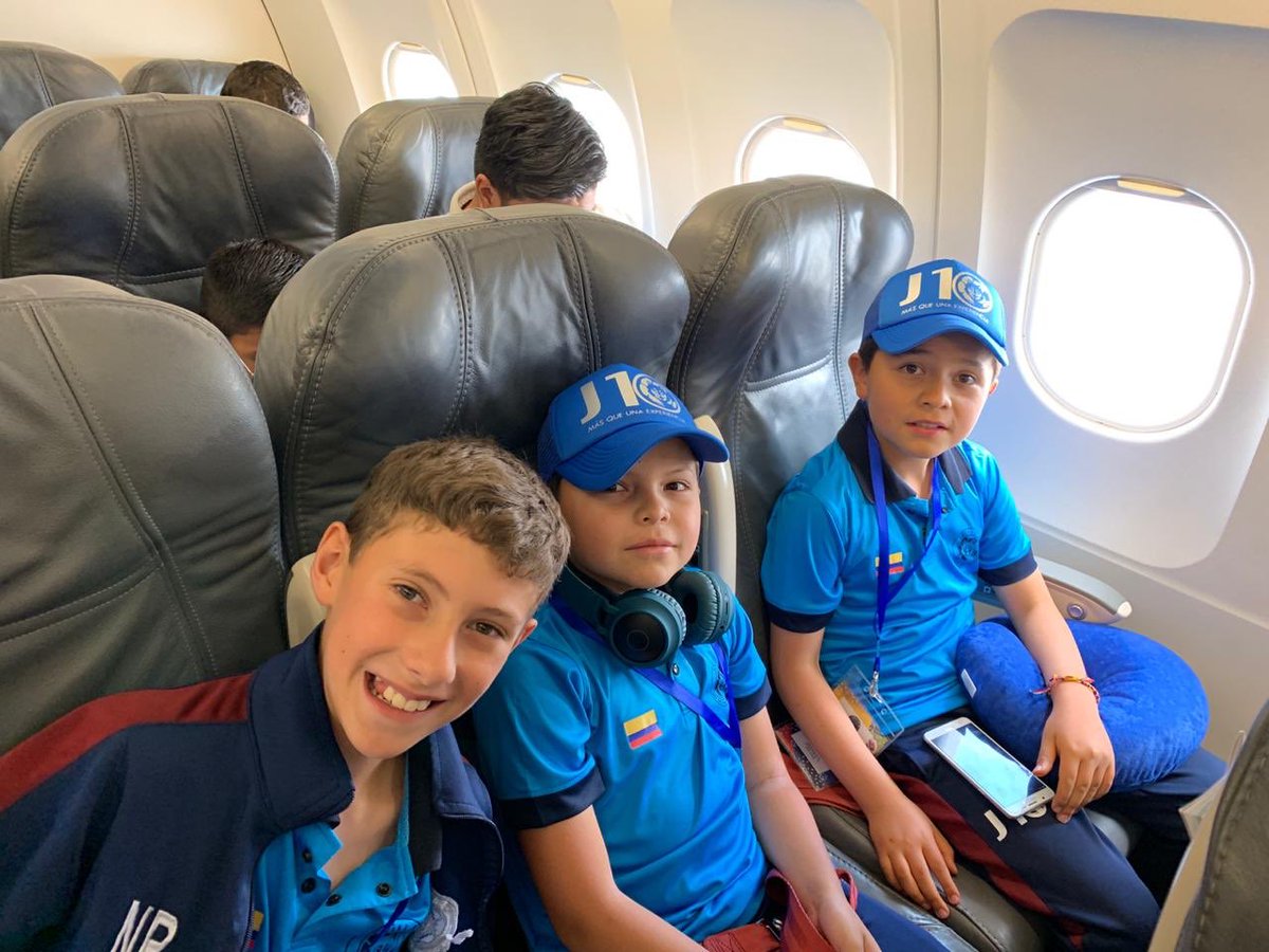 JdiezFc's tweet photo. @JdiezFc ya está yendo para @Ibercup vamos a representar a nuestro país en la categoría Sub 10 con el corazón #diezcomlpersona10comojugador https://t.co/70L0l3bgEg
