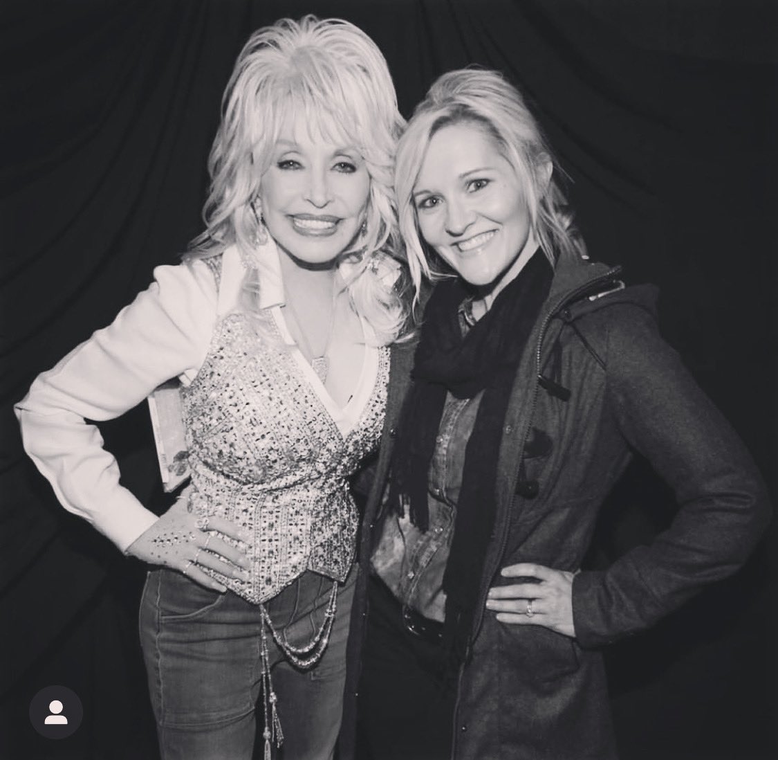 teeagoansmusic's tweet photo. There may be drama in the royal family, but this queen is having a birthday today, so let’s celebrate DOLLY! 👑 #SupportTraditionalCountry https://t.co/NKkcpUYbka