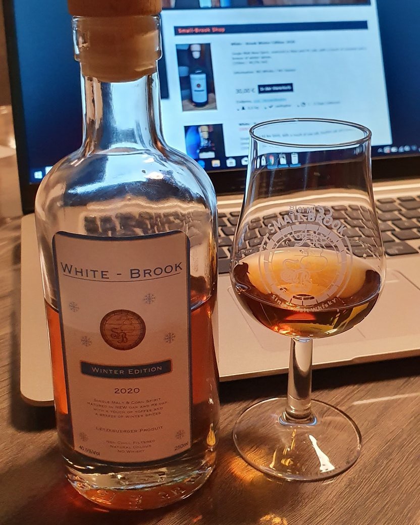 White-Brook Winter Edition 2020 now available! ☃️❄
White-Brook Winter Edition 2020 jetzt erhältlich! ☃️❄

small-brook.com
#SmallBrook #SingleMalt #Winter