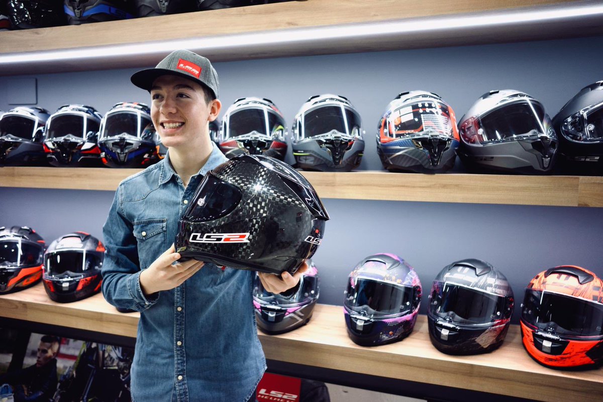 Muy contento de poder anunciar que en este 2020 perteneceré a la familia <a href="/LS2Official/">LS2 Helmets Official</a> y de poder llevar mi cabeza bien protegida!!! 👉🏻😬👌🏻

Very glad to announce that in 2020 I will belong to the <a href="/LS2Official/">LS2 Helmets Official</a> family and to be able to have my head well protected!!!