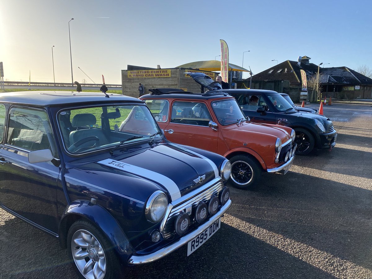 ISMOC_UK's tweet photo. Great start to 2020! Hurry up Spring #mini #minifamily https://t.co/Ixd6bqN2vI