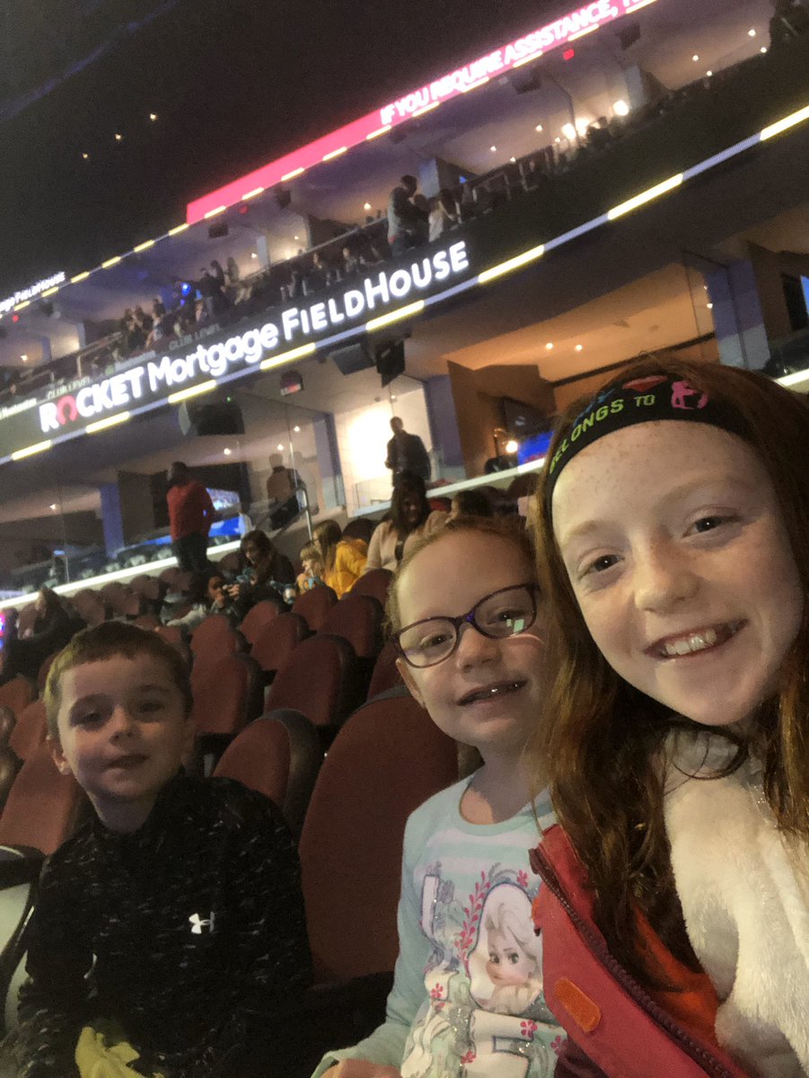 #DisneyOnIce