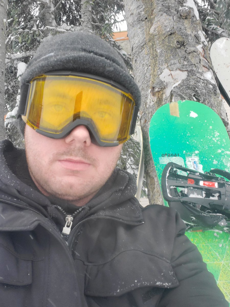 LooneyBinStream's tweet photo. Had an amazing time snowboarding in Steven's Pass. Hope to go again soon. #FenXT #STEVENSPASS #Mixer https://t.co/WYNfWoQtOz