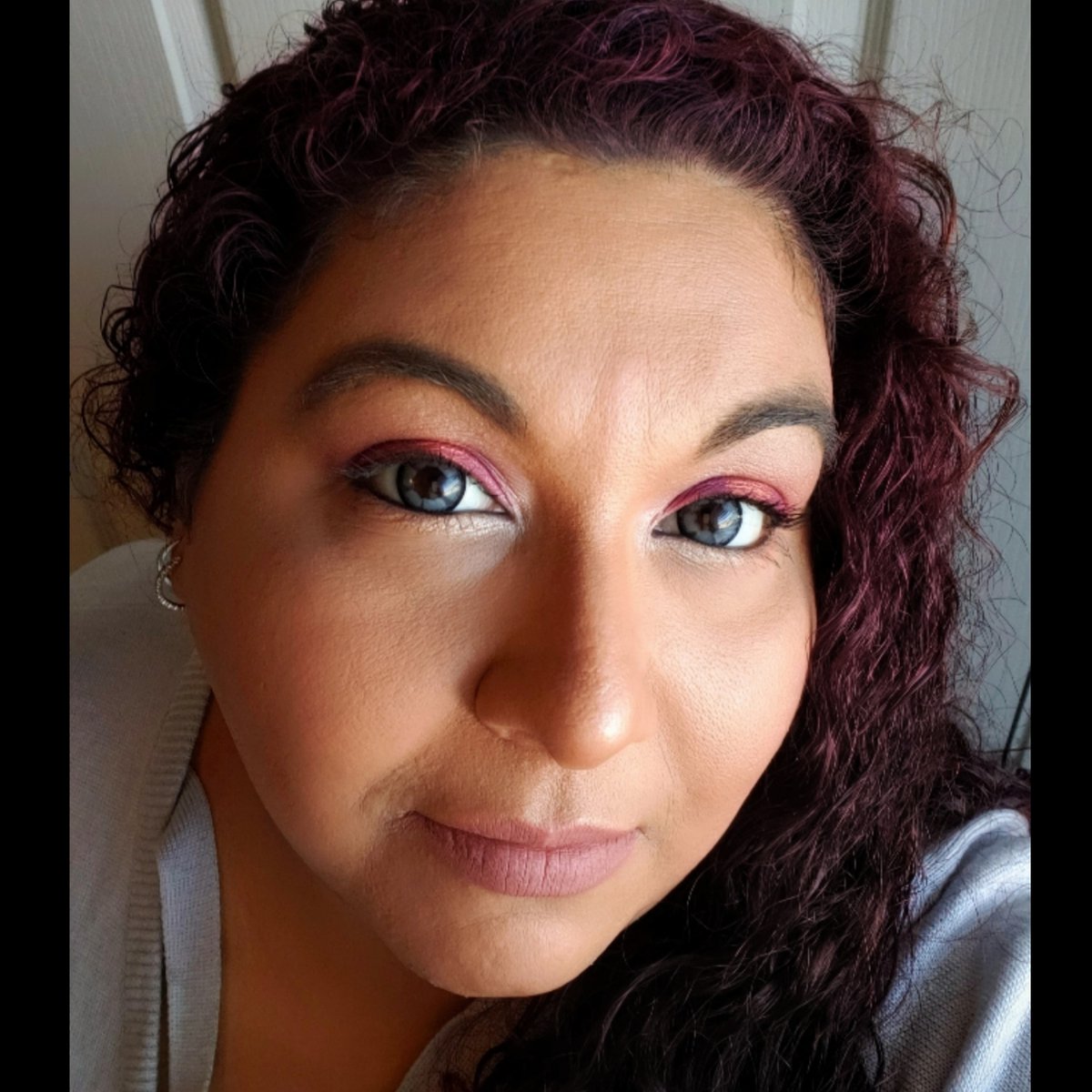 Sirenaazul's tweet photo. Shadows from @juviasplace The Queen Palette
Lips @palladiobeauty Herbal Matte Lipstick Regal Café
#juviasplace #palladiobeauty #collabmakeup #photography #beauty #makeup #mua #makeupjunkie #makeuplook #makeupartist #livinginmakeup #livingincolor #makeuplife #makeupblogger https://t.co/fVu8KMZtgV