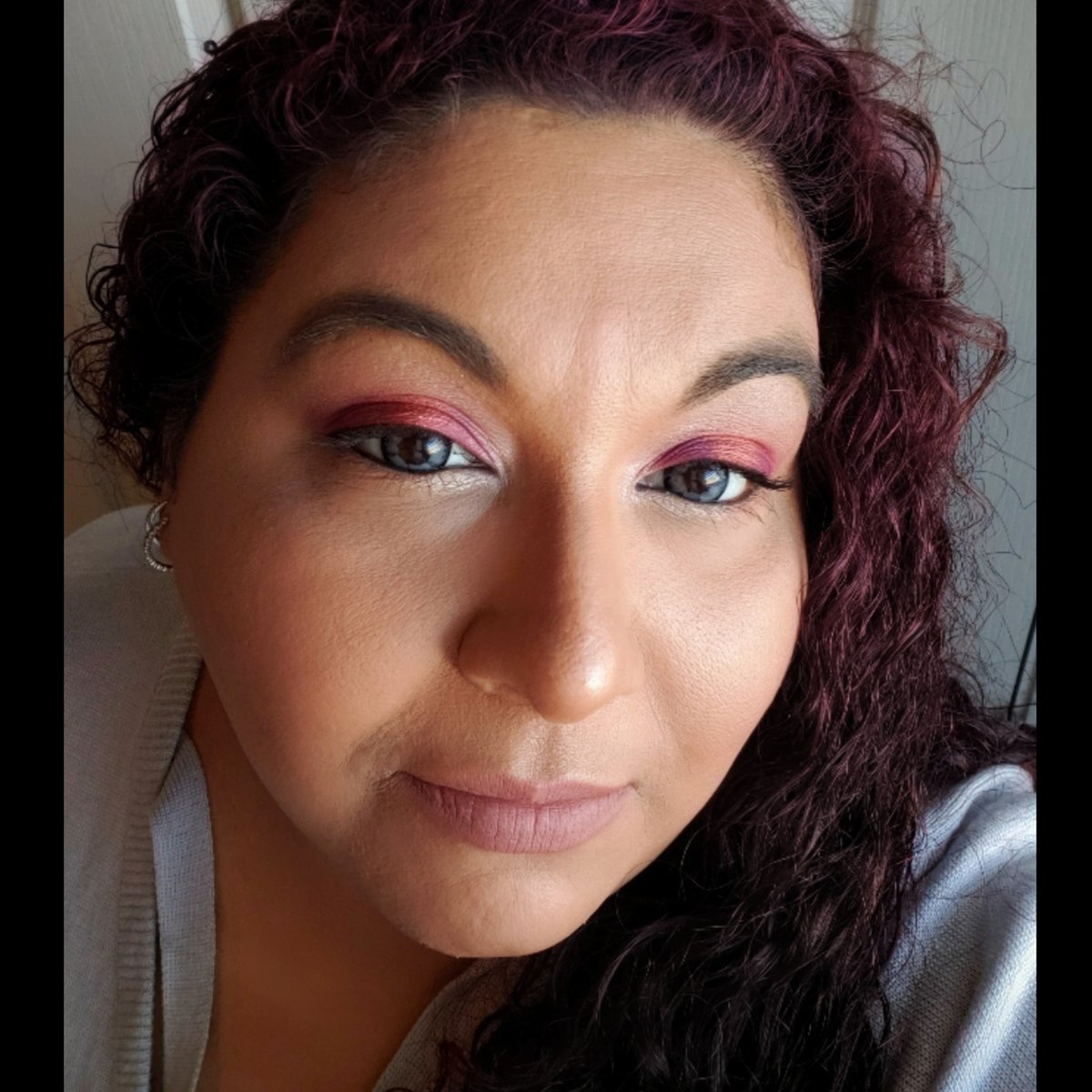 Sirenaazul's tweet photo. Shadows from @juviasplace The Queen Palette
Lips @palladiobeauty Herbal Matte Lipstick Regal Café
#juviasplace #palladiobeauty #collabmakeup #photography #beauty #makeup #mua #makeupjunkie #makeuplook #makeupartist #livinginmakeup #livingincolor #makeuplife #makeupblogger https://t.co/fVu8KMZtgV