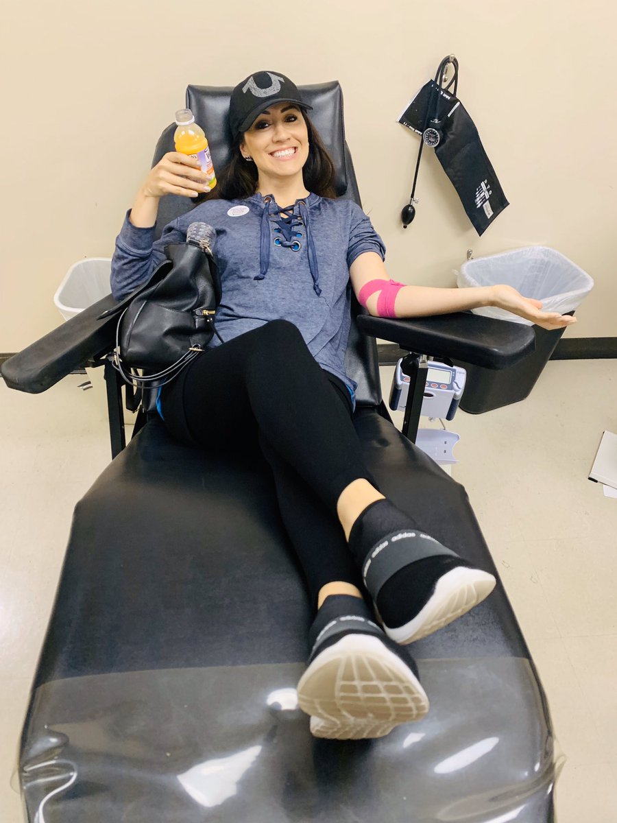 January is #blooddonormonth and San Diego is critically low on supply. If you’ve wanted to make good on some New Years resolutions, why not donate? 🩸 Thanks @sdbloodbank for making the experience completely painless. #donatebloodsandiego #OurKP @BrookeB123 @kplalich @KPMZKuzmack