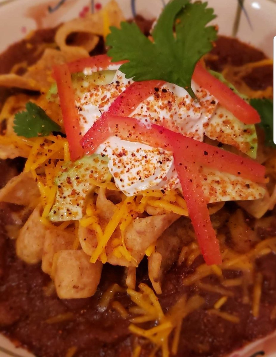 AllJonesy's tweet photo. WORLD'S BEST GAME DAY CHILI🏈🍲
🌶️JONESYQ'S WAGYU CROCKPOT CHILI #MONEYHONEY #COWPOW #XTCRUB #LOVERUB #WhoNeedsARub
#FortSupplyCo #JonesyQChampionshipBBQProducts
🌶️THIS JONESYQ RECIPE TOOK BEST CHILI a couple years back at the #JacksonYachtClub beating dozens. https://t.co/FNnoAy4FFY