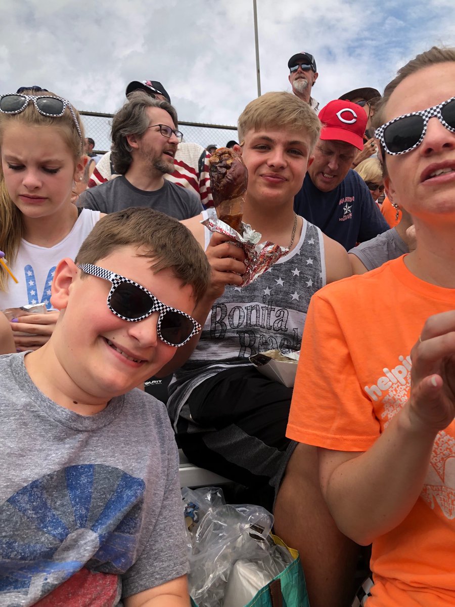 Fishrl's tweet image. ⁦@Hinchtown⁩ we will definitely try Root &amp;amp; Bone soon- but do they serve turkey legs this big like they do at ⁦@IMS⁩ 
We can’t wait to watch you win this year!! #ChallengeAccepted