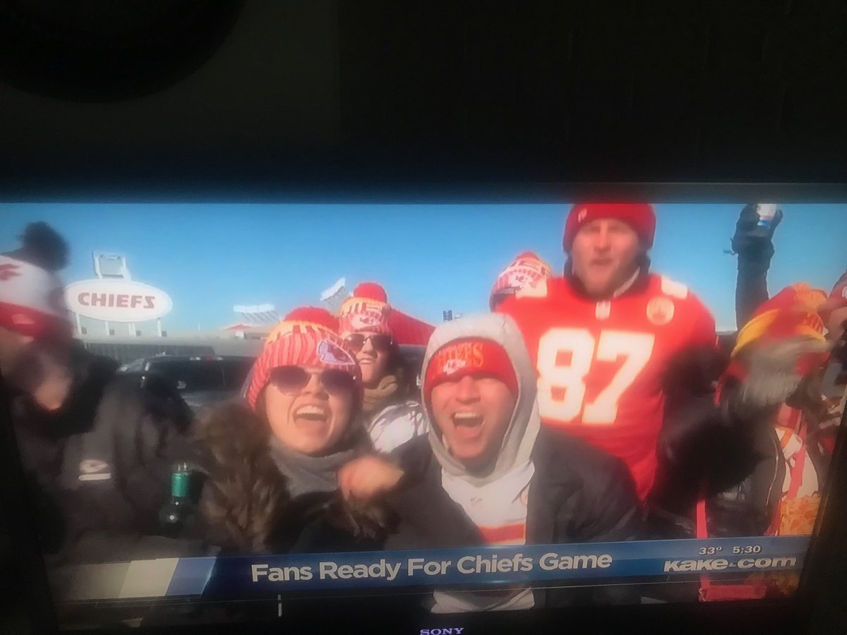 Carley Phillips tweet media