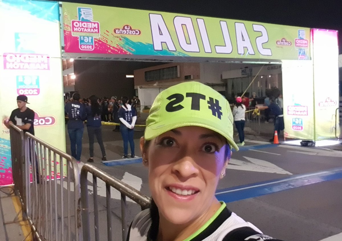 mari_mh's tweet photo. Después de 2 años 8 meses, regresamos al asfalto, con un Medio Maratón Puerto de Veracruz, en su 16a. Edición. 2020. FINISHER @Territorioscore gracias
#TS #TSTeam #TerritorioScore #21KM #MMPV2020 #YoElegiCorrer #Feliz https://t.co/4gfUv0asNv