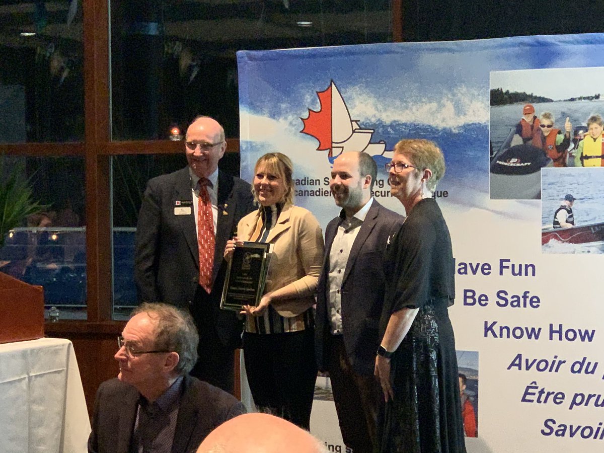 AlainRoy13's tweet photo. Félicitations à l’équipe de Canot Kayak Québec pour le Prix - Sauvegarde de l’environnement lors du Gala des prix canadiens de la sécurité nautique.@CSBCCANADA @NautismeQc @FF_CanoeKayak https://t.co/WvMFHGzYMz