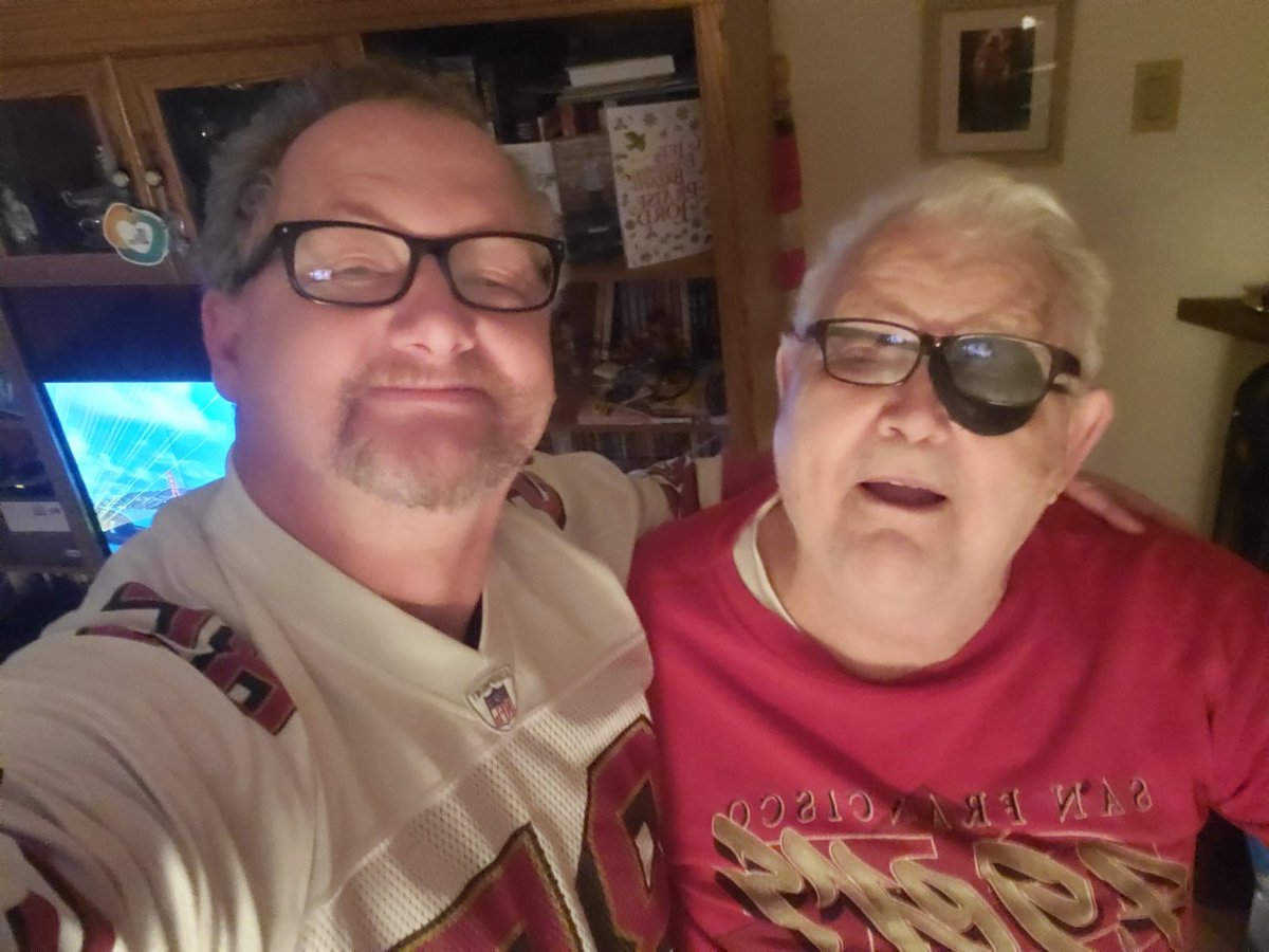 EliteDesignLLC's tweet image. My dad and I watching the #49ers beating up the #packers. 27-0 49ers!!!
