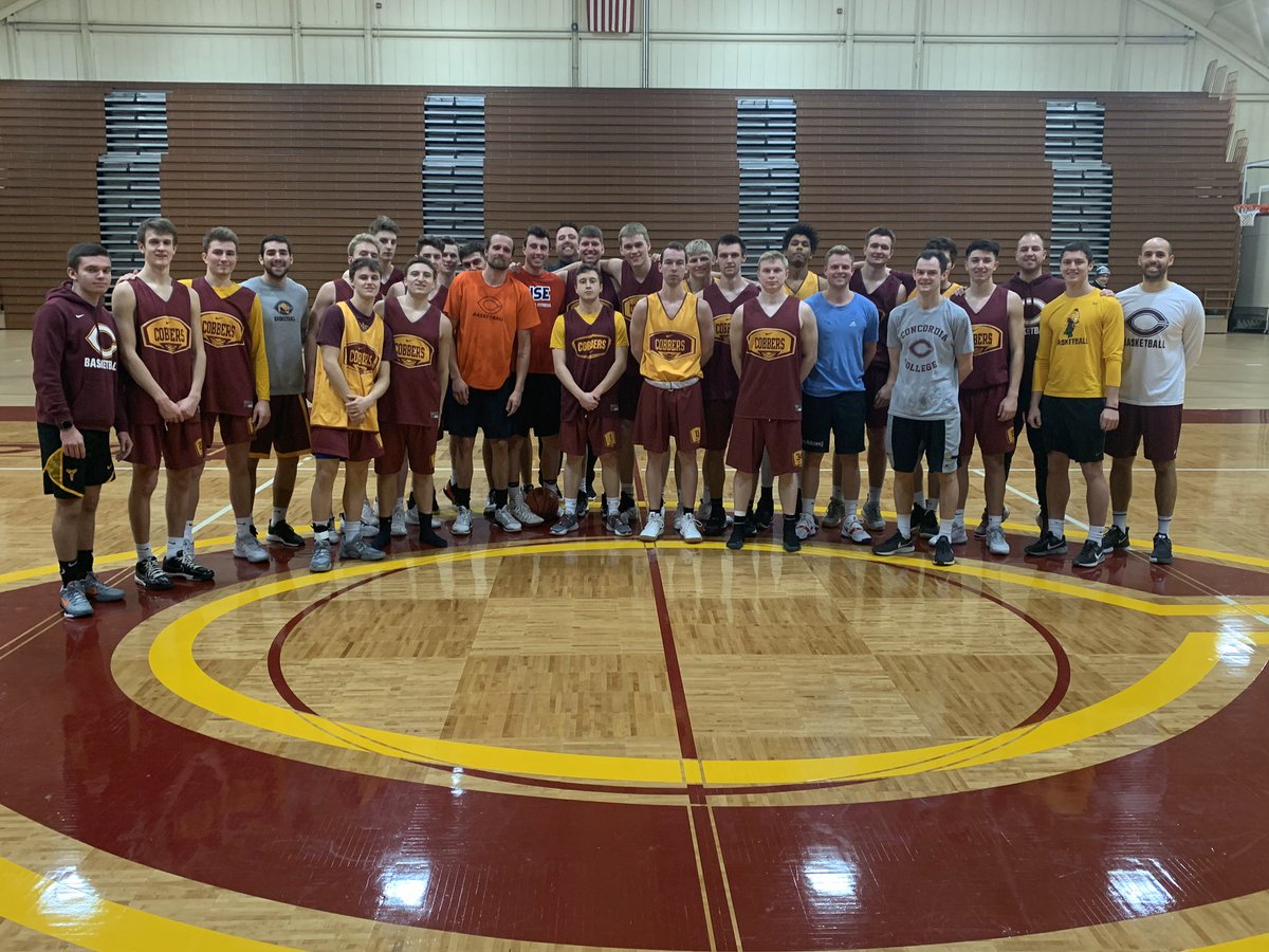 CobberHoops's tweet photo. Had a fun time with our impromptu Alumni Game. Had to cancel the real Alumni game yesterday but some of the local alums came out to go up and down vs. the younger guys. Thanks a ton @austincnelson1 @JordanDeutsch33 @ellingson_matt @BrandonGiese5 #Biggerthan🏀 #Family #almostwon https://t.co/hvT0vNBl3z