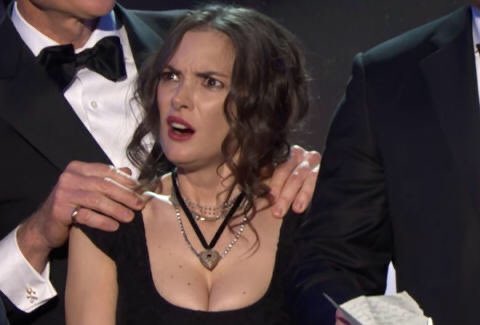 BESTOFWlNONA's tweet photo. y’all remember when Winona Ryder did THAT at the #SAGAwards? https://t.co/UxW0aXpyWV