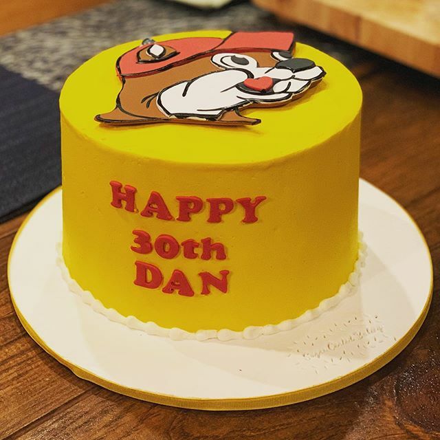 dannnmurphy's tweet photo. I have the greatest friends. Thank you @emilyfalconer &amp; @baha_men_official for the bucee-est cake I’ve ever received! #buceeforever https://t.co/jgx3TAq4dk https://t.co/KghVGwvGLQ