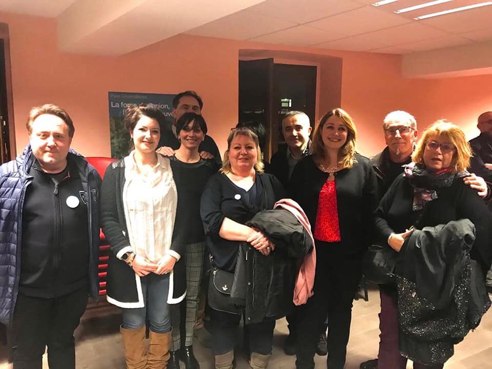 JulieDuvert's tweet photo. Heureuse d’avoir pu adresser mes voeux à toutes celles et ceux qui m’apportent leur soutien et qui s’engagent à mes côtés pour le renouveau de #Chamalieres 
Une soirée conviviale et chaleureuse autour de notre arbre à voeux qui ne cesse de se garnir 🤗 https://t.co/eutqcaeaQ4
