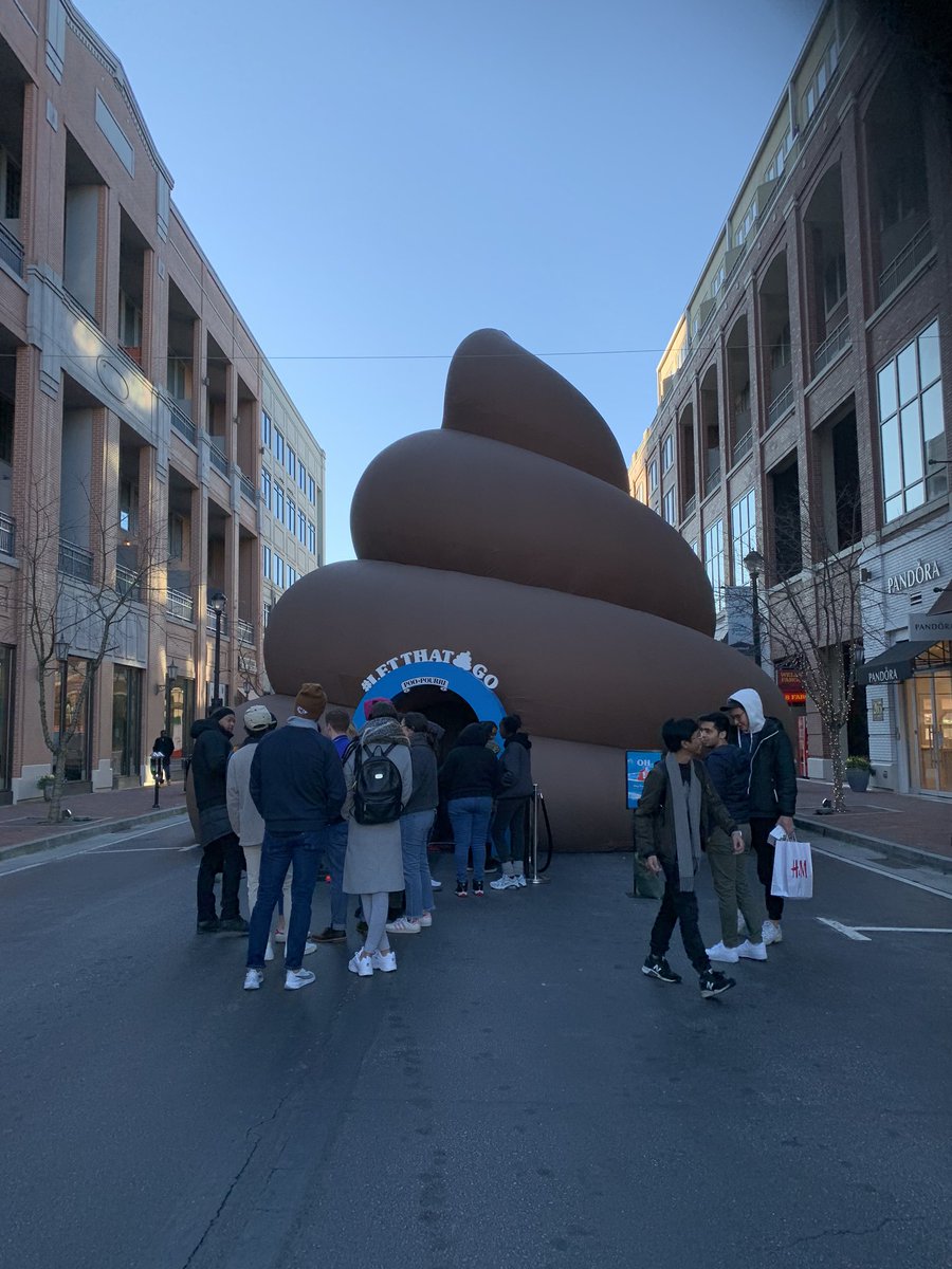 Moloknee's tweet photo. A real sh!t show at @AtlanticStation. Surprisingly therapeutic. #letthat💩go https://t.co/gh6En9Y8Ec