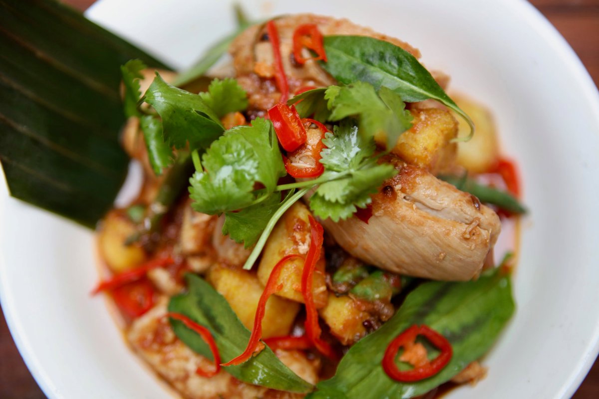 RestaurantHubNZ's tweet photo. An inspired and energetic mash-up of traditional Malaysian hawker food and beautiful Kiwi produce and service, Madam Woo brings a slice of Asian street food to Takapuna. Reserve your table today https://t.co/IyDmyyNvQQ

#Auckland #aucklandfoodies #aucklandeats #nzeats #takapuna https://t.co/swkfwNOwfh