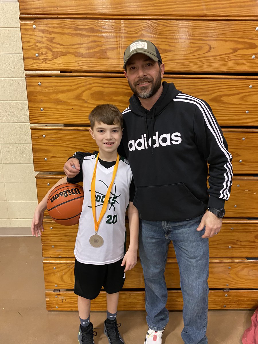 3rd grade white Rocks team took runner up in their division at the #yorkmeltdown this weekend. Way to go boys! 💚 missed seeing ya <a href="/danyelseevers/">Danyel Seevers</a> but ran into <a href="/philseevers/">Phil Seevers</a> and hopefully he passed on my hello!