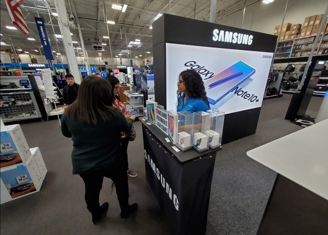 houstonsamsung's tweet photo. An ecosystem that seamlessly speak to each other 😁 Pair your device with a wearable to stay connected on the go and gain the ultimate entertainment experience with a Samsung Tablet!  #SamsungDeX #Ecosystem #SmartView #HoustonSESFlagship @mrentas258 @Krivs14 https://t.co/An0BZ4pz3B