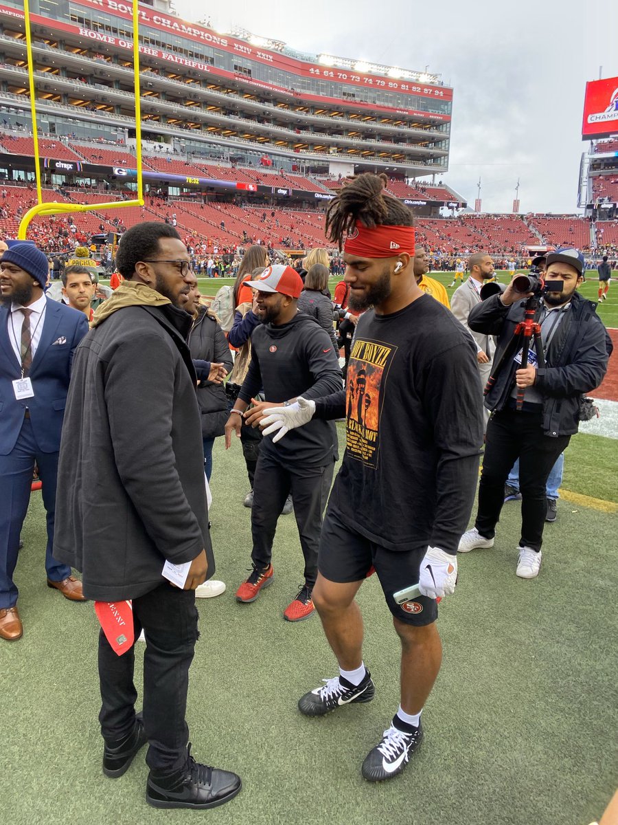 ChrisBiderman's tweet photo. Patrick Willis and Fred Warner. #49ers https://t.co/Dll0rMNSrr
