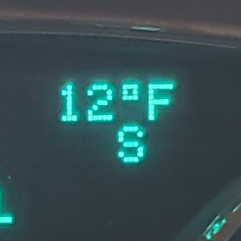 Ovr4Tee's tweet photo. Two reasons a move from OH to TX isn't a bad idea... #winter #snow #subfreezing [1/2] https://t.co/3hH4rn9dZf