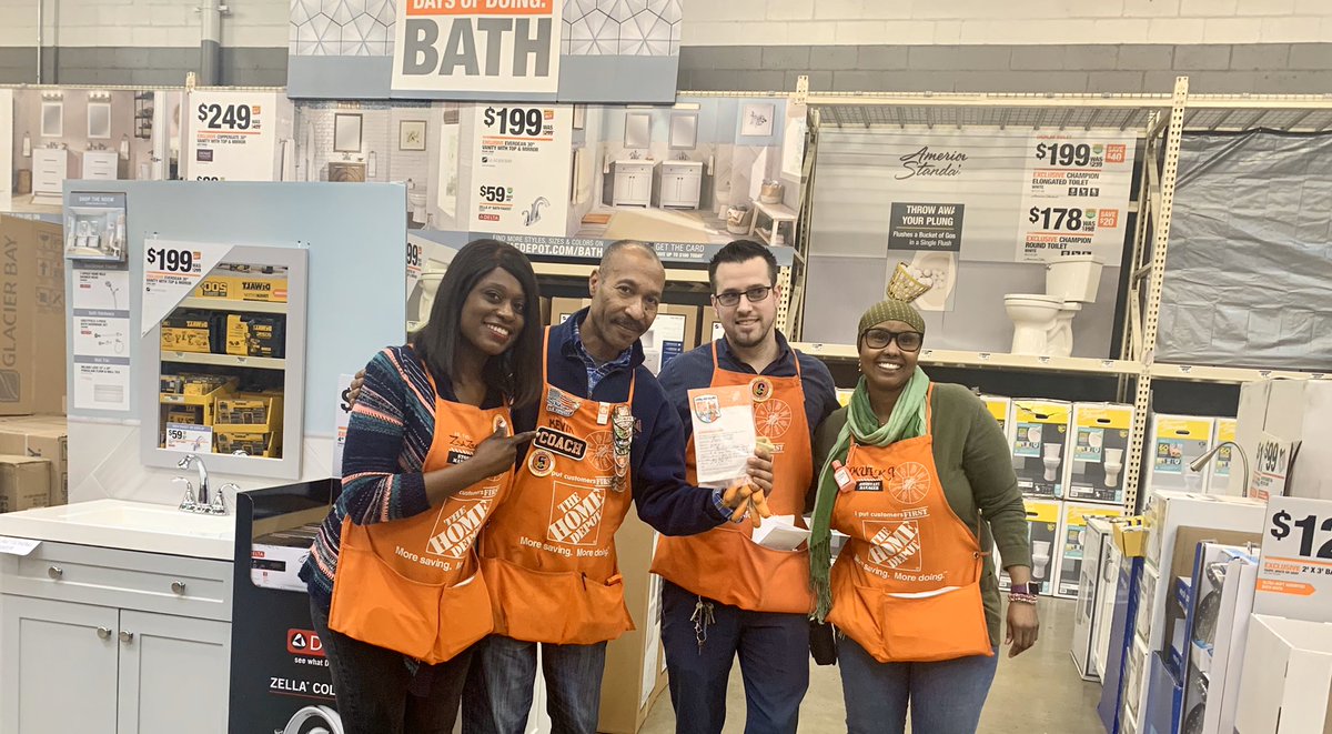 ZsanittaK's tweet photo. Recognizing D26 associate Kevin for delivering Excellent Customer Service. Kevin is consistently seeking out customers to assist, as well as taking ownership within the department. You are greatly appreciated, thank you for all that you do! https://t.co/bKFnrx96es