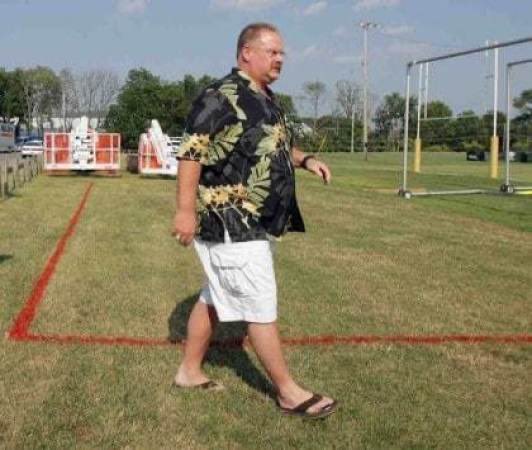 BarstoolBigCat's tweet image. No wardrobe is better suited for Miami in late January.