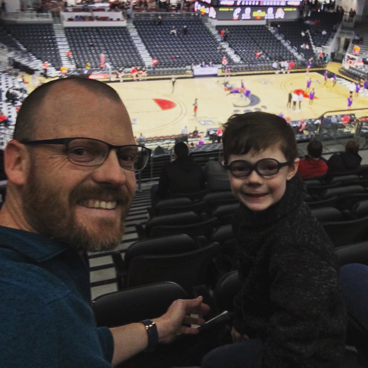 TheNOMADad's tweet photo. Thanks to a good friend my son and I are experiencing his first college basketball game. #gobearcats #fatherhood #ncaabasketball #citydads #dadsftw https://t.co/gUfuvXLyCs