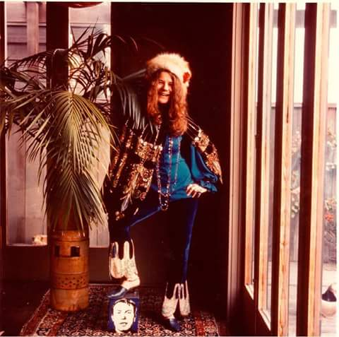 Happy Birthday anniversary Janis...
Janis Joplin
(Jan.19, 1943 Oct.4, 1970) 