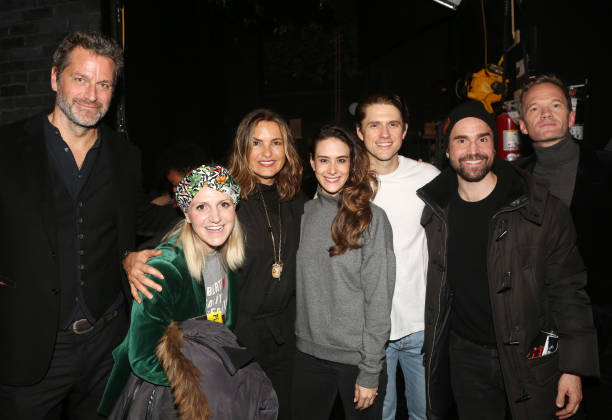 MRFanFanFans's tweet photo. The Moulin Rouge was seeing STARS last night! @ActuallyNPH & @Davidburtka! @FaithHill & @TheTimMcGraw! @Mariska & #PeterHerman! @TheAAshford & #JoeTapper! So much love for these amazing artists! We hope they all enjoyed the show! #moulinrougebroadway #aarontveit #karenolivo (1/2) https://t.co/txr8qkRwYf