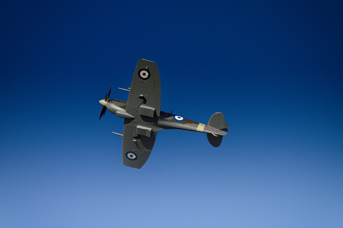 kilo_delta_papa's tweet photo. #HellenicAirForce #Spitfire #MJ755 seen here taking to the air again for the first time in decades, after it has been restored at the @BHHHltd! Well done to everyone involved! I'm still recovering trying to reach normal operating temperature... #frozen #avgeek #planespotting https://t.co/WEoCIaRCaS