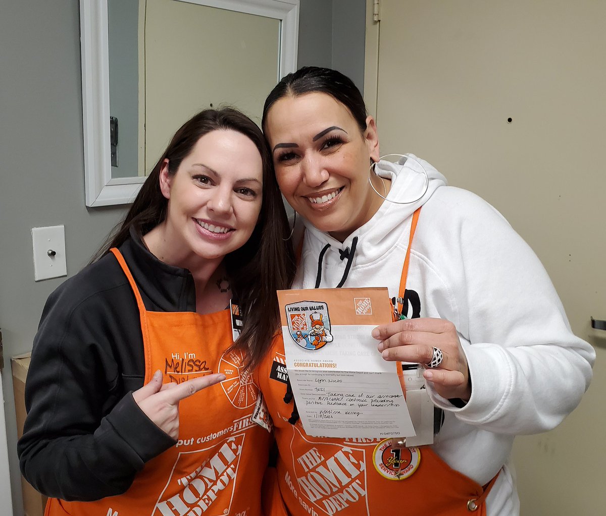 LynnCosgrove2's tweet photo. Look who showed up with recognition for her team! Thank you @Melissa_DHRM196 for all your support in our D196 orange blooded family! Come hang out in #mightymidtown any time! @todd_grasser @ShowMeShawnD196 https://t.co/MeVPDiwp1j