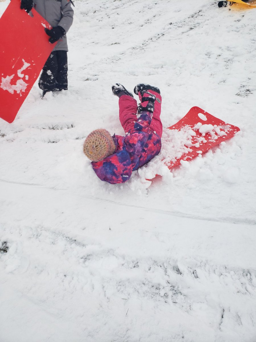 There's nothing like starting your day off with a good sledding session! ❄ <a href="/BaysidePublic/">Bayside PS</a> <a href="/stoliker_s/">S.Stoliker</a>