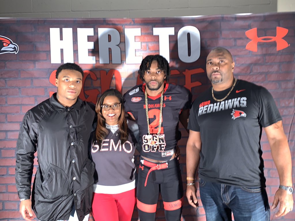 _jaylen2's tweet photo. Turning my dreams into reality .. I am committed to Southeast Missouri State !! #BrickbyBrick https://t.co/JrFRdtEuTg