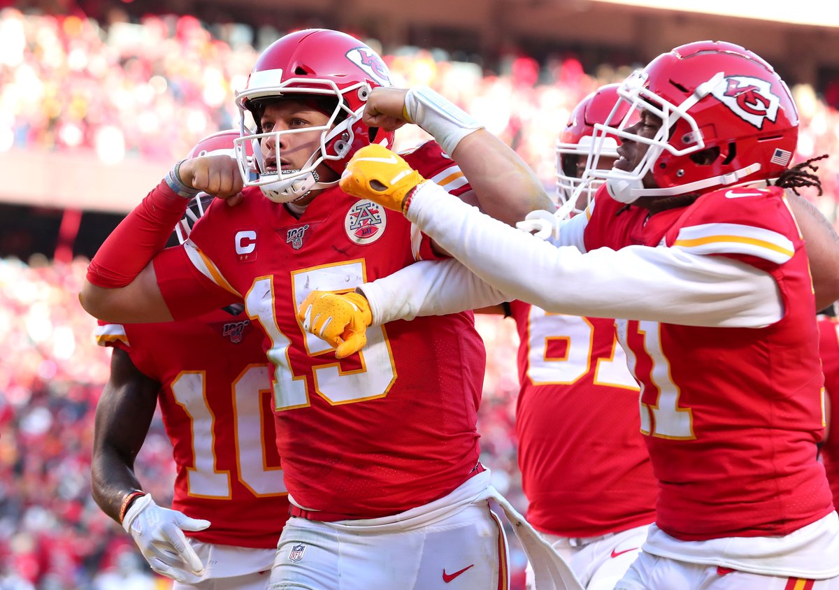 ArrowheadPride's tweet photo. AFC champions. 👑 https://t.co/d7pQroLrMe