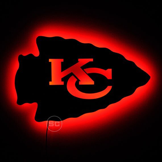 MJSchultz74's tweet photo. #SuperBowlLIV  #KCChiefs. I’m so happy. #kcfamily https://t.co/6Vv3eFzs7f