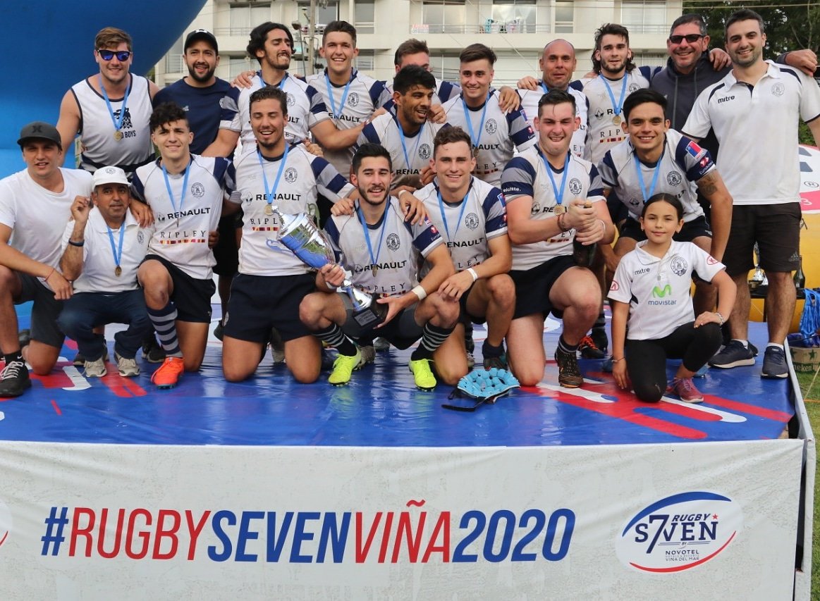 RugbyVina's tweet photo. ¡Un gran triunfo! Tras un partidazo #OldBoys se queda con la Copa de Plata Masculino A ¡A celebrar! 👏🏉
#RugbySevenViña2020byNovotel 
📸: Víctor Montalva https://t.co/vAErxCcaBM