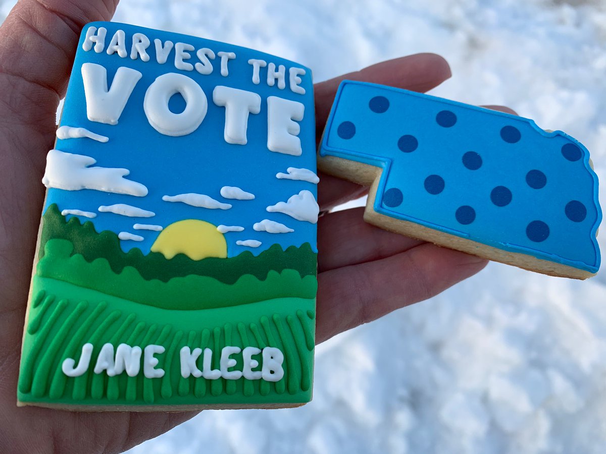 janekleeb's tweet photo. A volunteer in Kearney made these for me. OMG. Thank you so much. I love visiting with rural Dems. Packed room for the Buffalo County Dems #2020 kick-off. Thanks for having me and thank you so much for the Harvest the Vote cookies. https://t.co/H4WmozZyQI