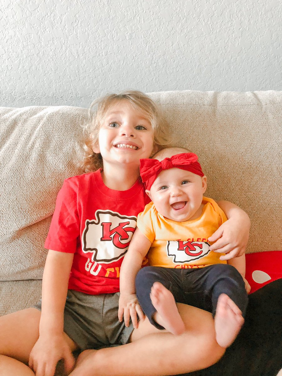 LifeAlphas's tweet photo. #Chiefs #ChiefsVsTitans #KansasCityChiefs #titansvschiefs #SuperBowlLIV #TENvsKC #KCvsTen #futurefootballplayer  

#babygirl #mamasboy #momblog #blog #mamablogger #siblinglove #mamablog #blogging #bloggerstribe #mommyblogger https://t.co/FH5iqJRAFK