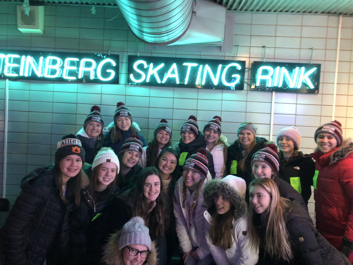 UrsulineAD's tweet photo. No trip to STL in the winter is complete without a skate around at Steinbergs followed by dinner at Rigazzi’s. #GoodTimes @UrsulineSports @ursulinedallas https://t.co/WWvEz1oZ4Z