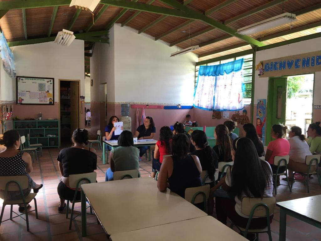 fuertemurachi's tweet photo. Reunión de representantes, inicial "A"; visita a la biblioteca,tema día del maestro; deshierbe huerto escolar 2do "B"; poesía día del maestro inicial "A". @01Ptmstachira @psuvaristobulo @circuitoeduca11 @Crazet2011 @MPPEDUCACION @ZonaEducTachira   @fuertemurachi https://t.co/xeCqP79DLf