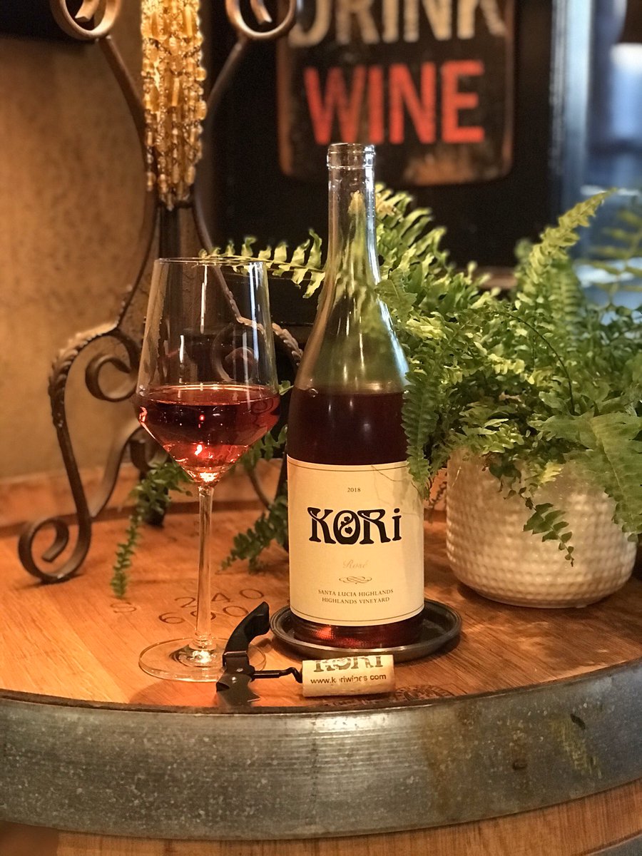 SuzyQlovesWine's tweet photo. Roseβ Sunday. Celebrating the end of a productive weekend with @KoriWines Roseβ. Love the deep strawberry hue of this wine. This one is a definite winner. #PinkSociety #SundayFunday #wine #theweekendisntoveryet https://t.co/r85tzBaZ1q