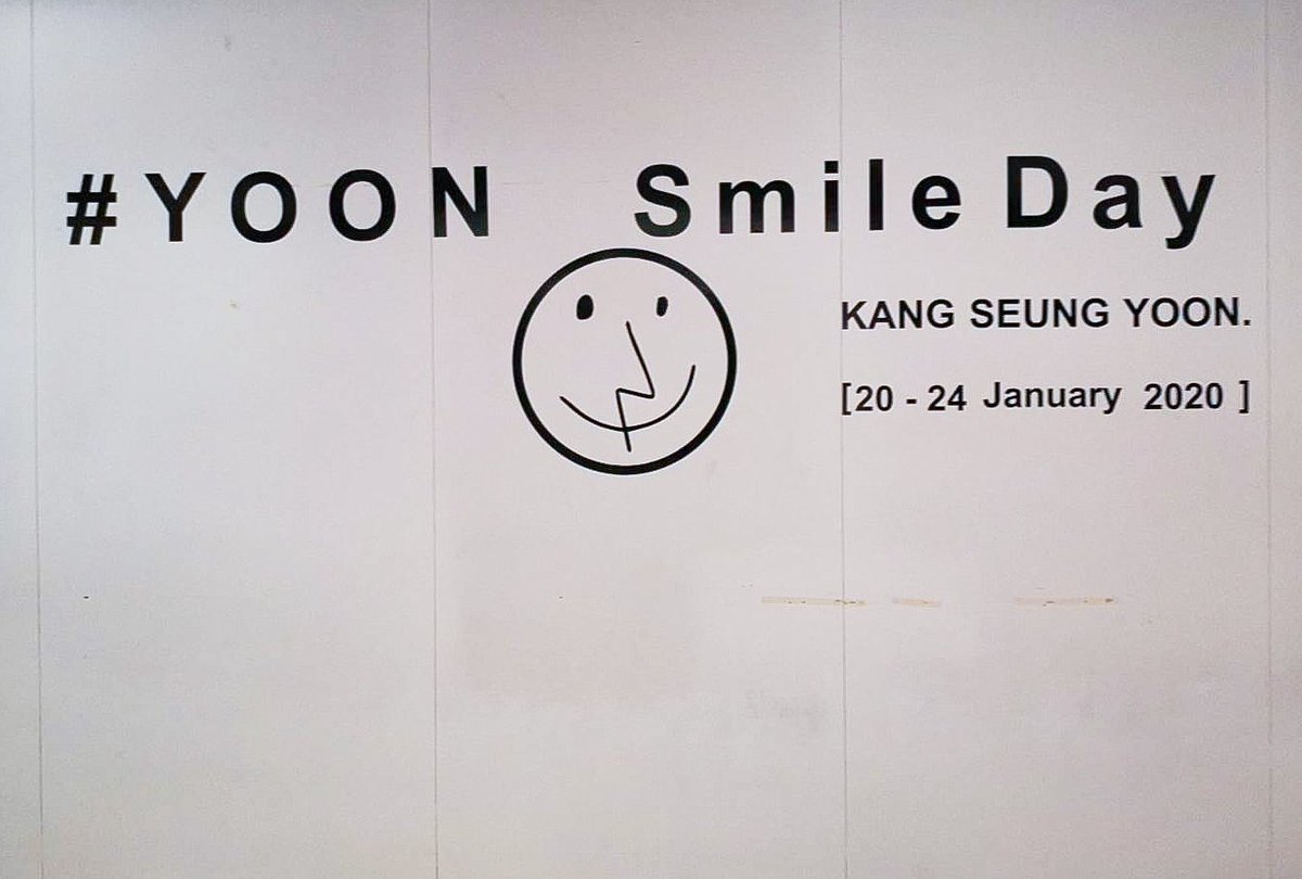 NUIIPYR's tweet photo. รอทุกคน มายิ้มด้วยกันนะ 😊❤
+ #YoonSmileDay × @official_yoon_
GALLERY & HAPPY BIRTHDAY For
#YOON #WINNER
📍Siam Discovery in Bangkok
📍 My Kitchen By Siam Discovery floor 4
⏲ 10:00 - 22:00 (เปิด-ปิด)
🗓️ 20-24 jan 2020
By #AugustForWinner5th https://t.co/k6R4tIsyw8