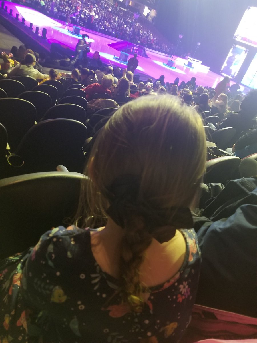 malindab04's tweet photo. Just a girl waiting girl waiting for Disney on Ice https://t.co/L5fiHb2lGQ