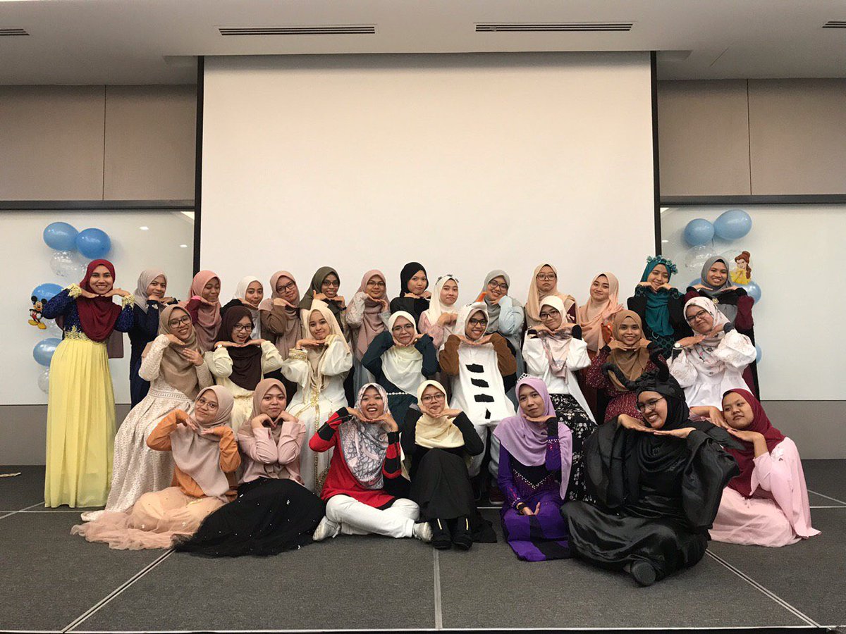 mfaizfakhruden's tweet photo. After 4 years full of laughters and tears.. Ada rezeki kita jumpa lagi semua. Goodbye 🖤🤍 https://t.co/E3VFzp5aew