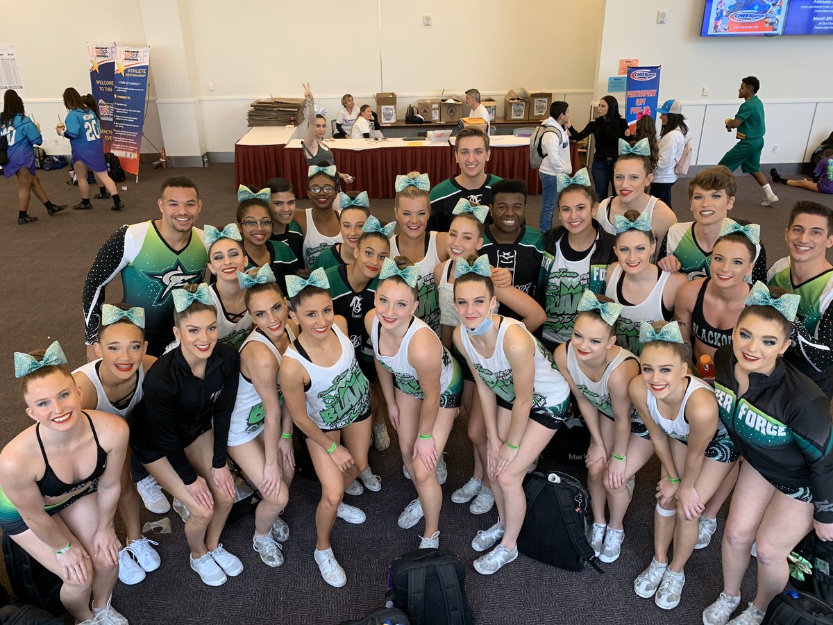 CFBlackout's tweet photo. B L A M!!! 💚💚💚 #cheerPros https://t.co/UUMrqSTBJn