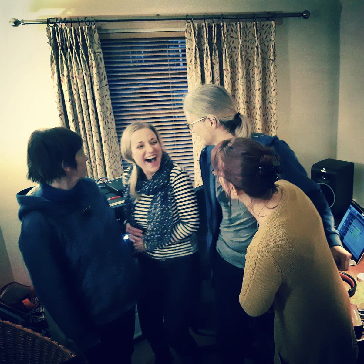 rowangodelmusic's tweet photo. Well that were fun ! In Gotham, recording for the #pollybuttonfolkopera CD... ( No sign of Batman or Robin ). Thanks for having me !
#pollybutton #folkopera #singer #folkmusic .@daisybellfolk
.@DJCdelahaye .@LucyWardSings .@LoweJez https://t.co/QoEnPrWwvO